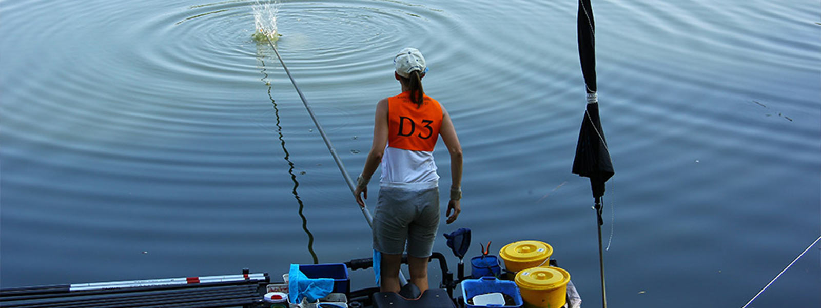 Anja aan waterkant maden
